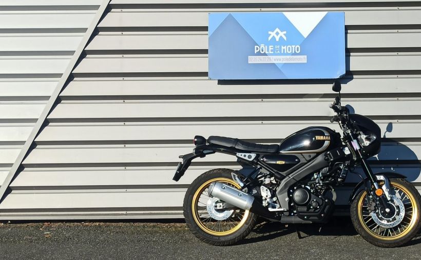 YAMAHA XSR 125 Legacy 10