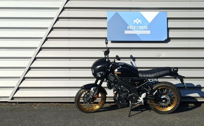 YAMAHA XSR 125 Legacy 30