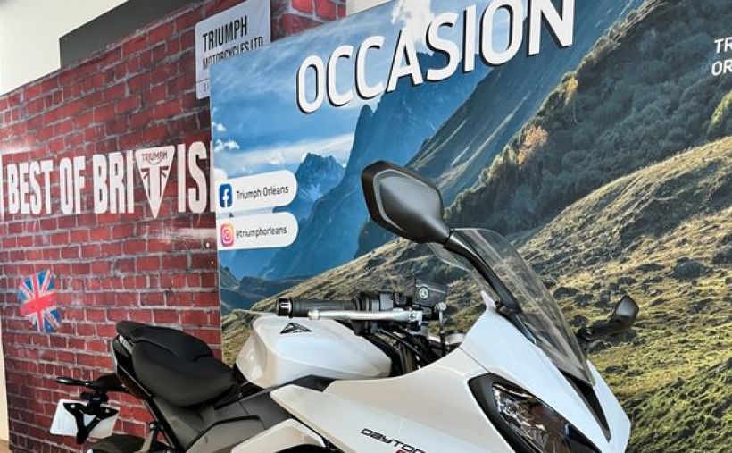 TRIUMPH 	DAYTONA 660 6