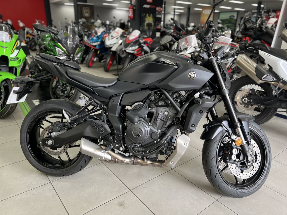 YAMAHA MT-07 Y-AMT 0