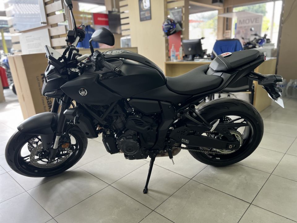 YAMAHA MT-07 Y-AMT 27