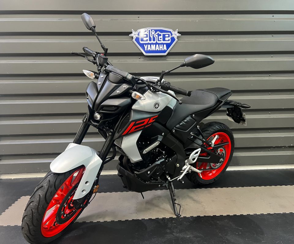 YAMAHA MT-125 3