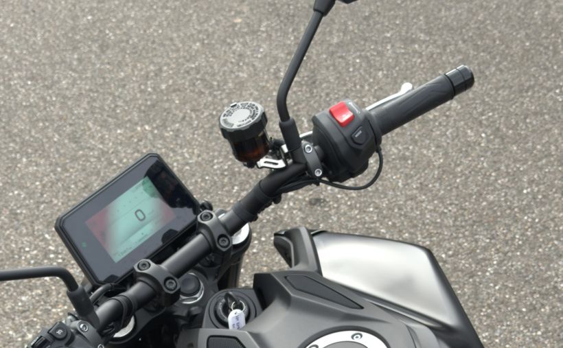 YAMAHA MT-09 4