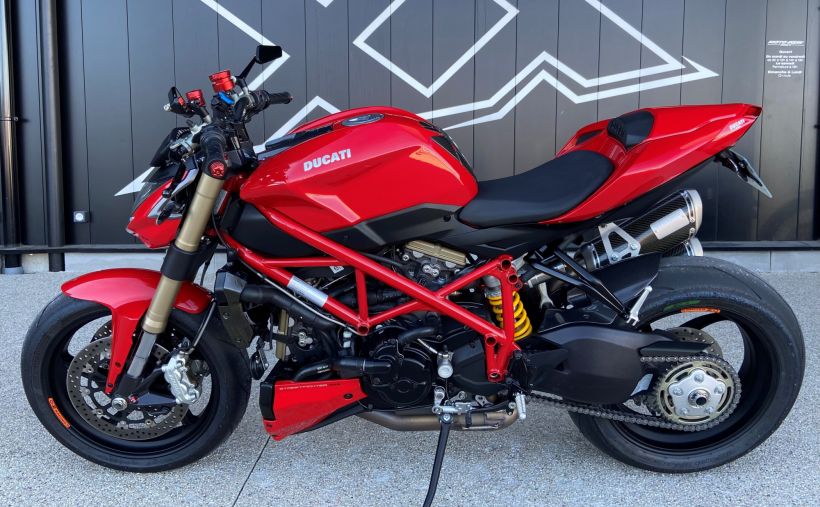 DUCATI STREETFIGHTER 2