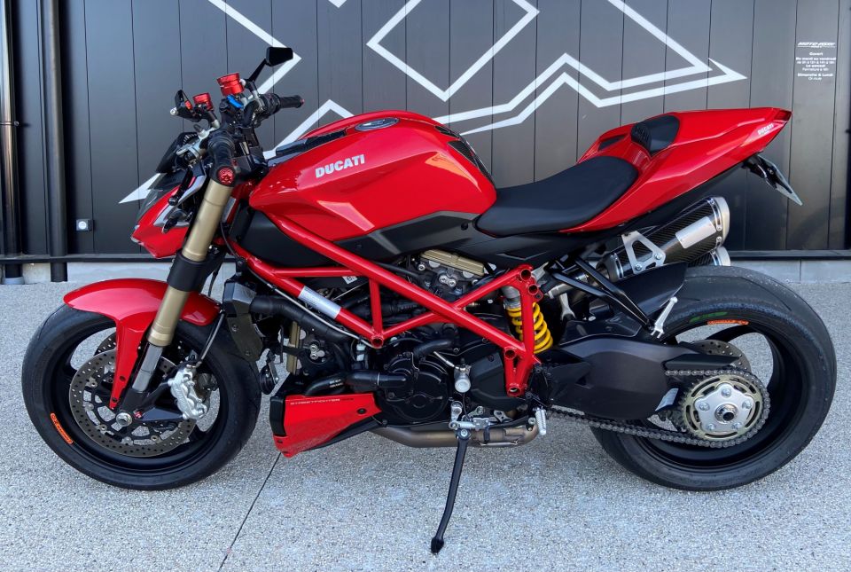 DUCATI STREETFIGHTER 2