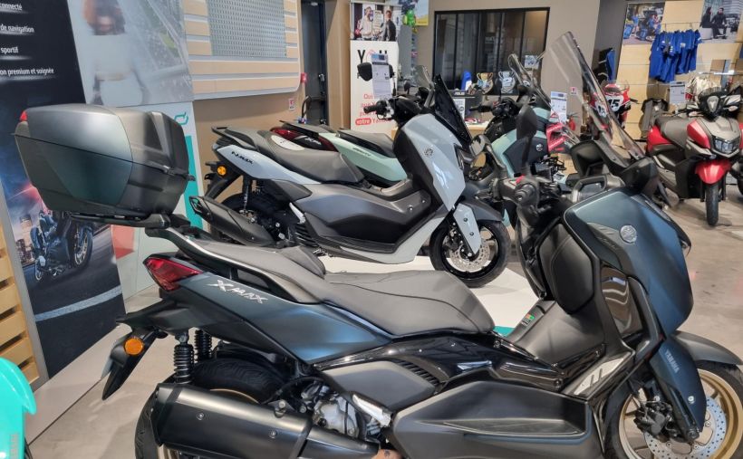YAMAHA XMAX 300 Tech Max 0