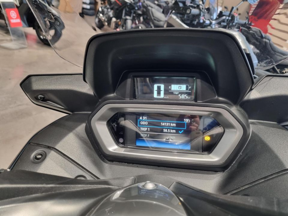 YAMAHA XMAX 300 Tech Max 2