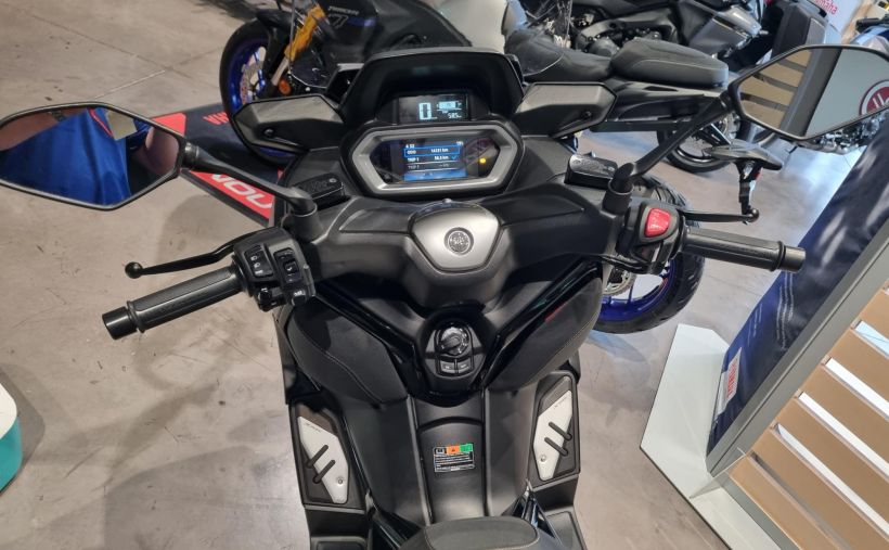 YAMAHA XMAX 300 Tech Max 5