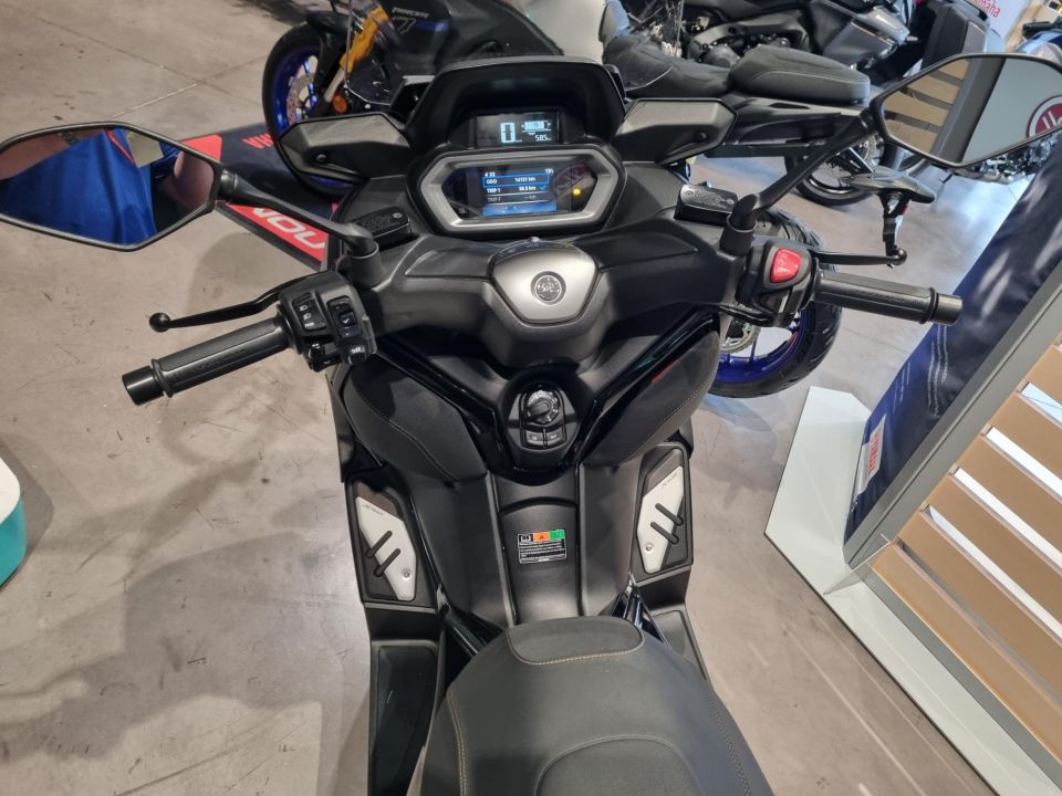YAMAHA XMAX 300 Tech Max 5