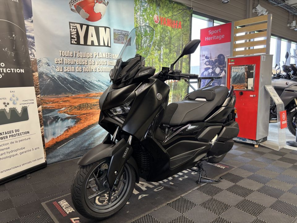 YAMAHA XMAX 300 Tech Max 6