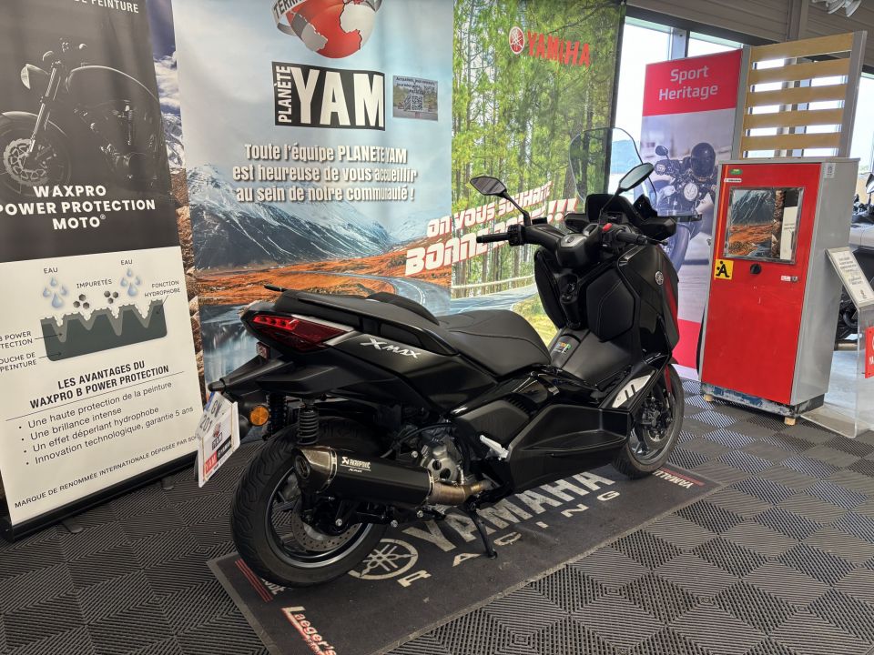 YAMAHA XMAX 300 Tech Max 2