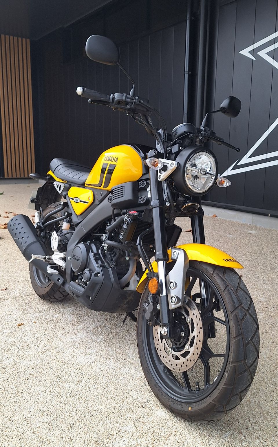 YAMAHA XSR 125 1