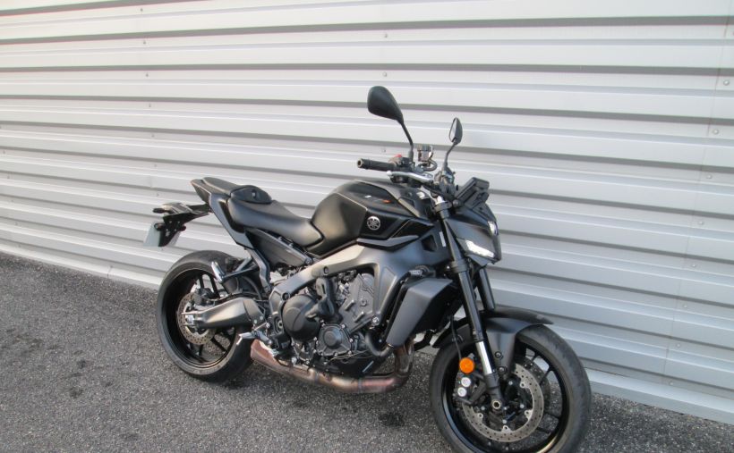 YAMAHA MT-09  Y-AMT 0