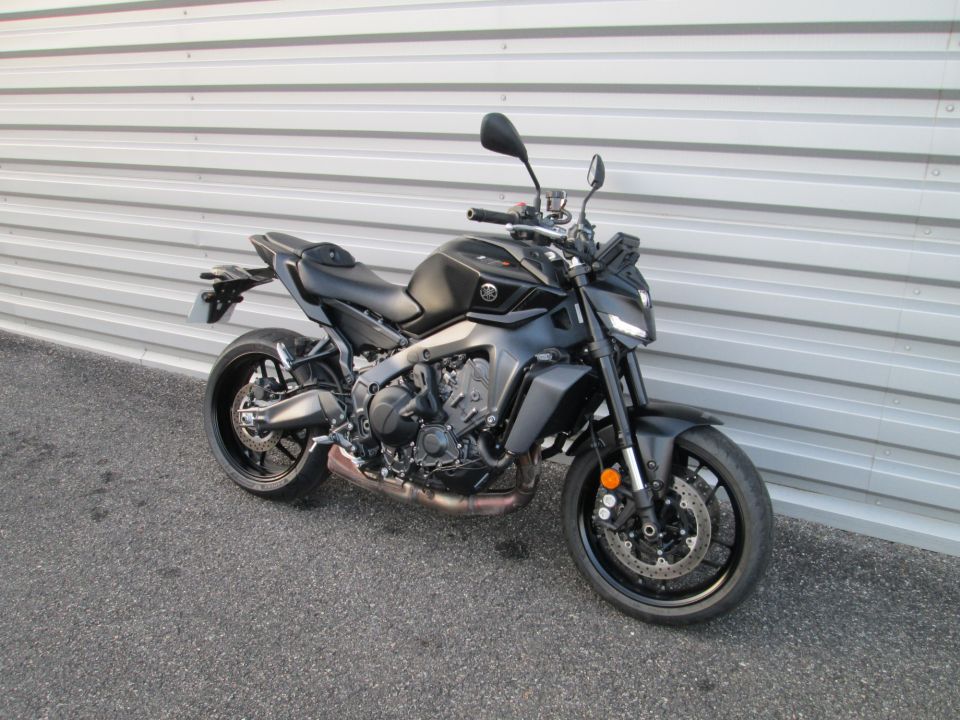 YAMAHA MT-09  Y-AMT 0