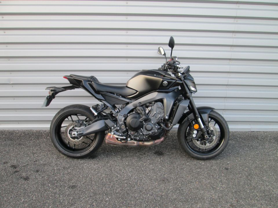 YAMAHA MT-09  Y-AMT 8