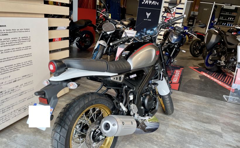 YAMAHA XSR 125 Legacy 2