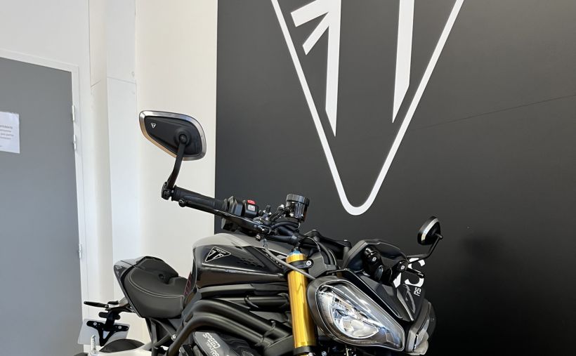TRIUMPH SPEED TRIPLE 1200 RS 1