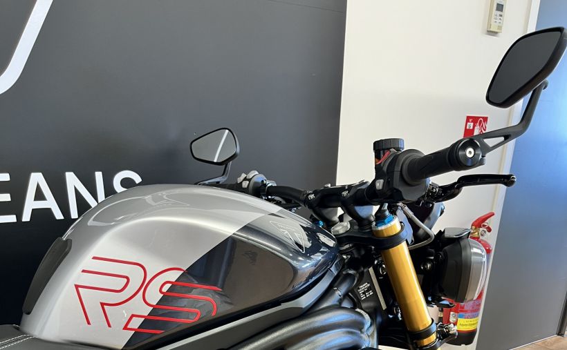 TRIUMPH SPEED TRIPLE 1200 RS 4