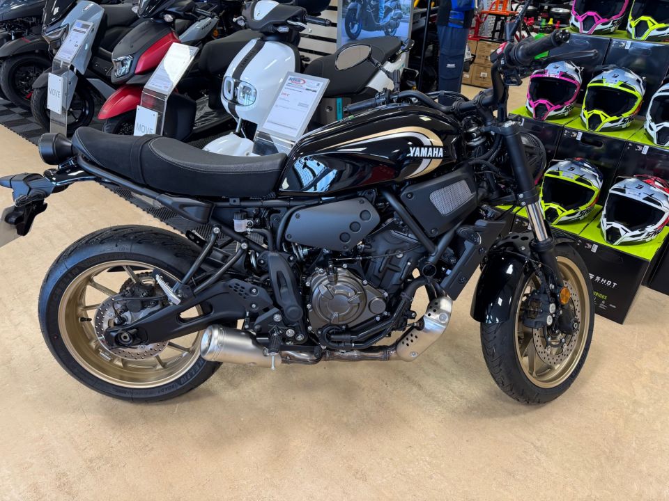 YAMAHA XSR 700 3
