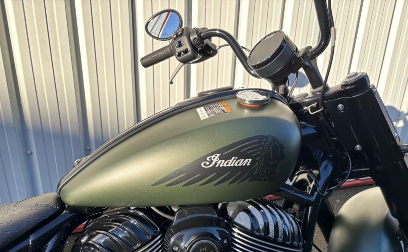INDIAN CHIEF BOBBER DARK HORSE 4