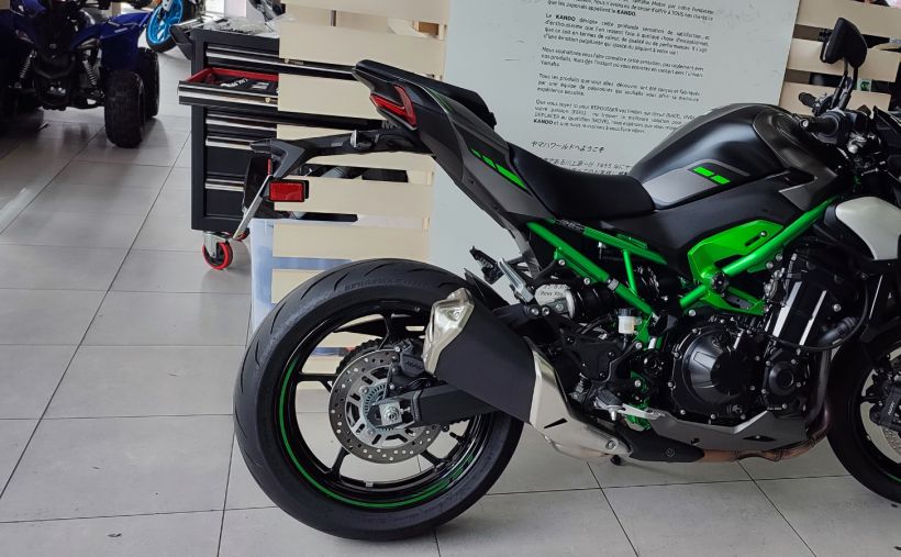 KAWASAKI Z 900 9