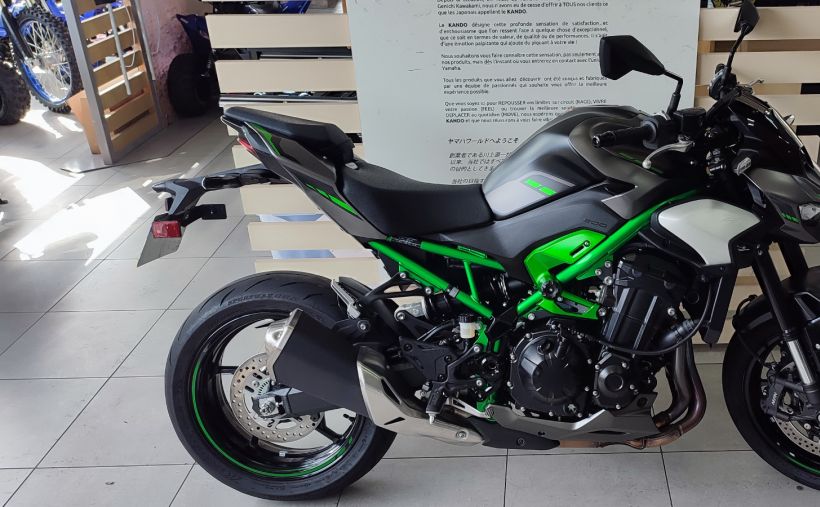 KAWASAKI Z 900 18