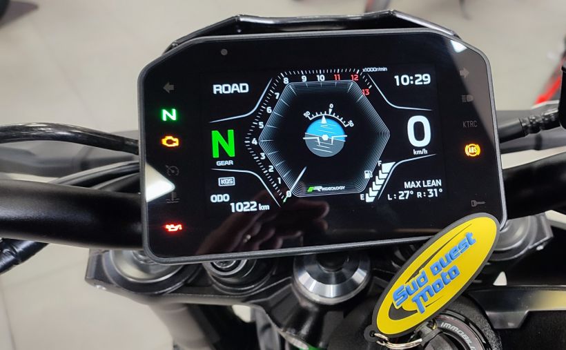 KAWASAKI Z 900 36