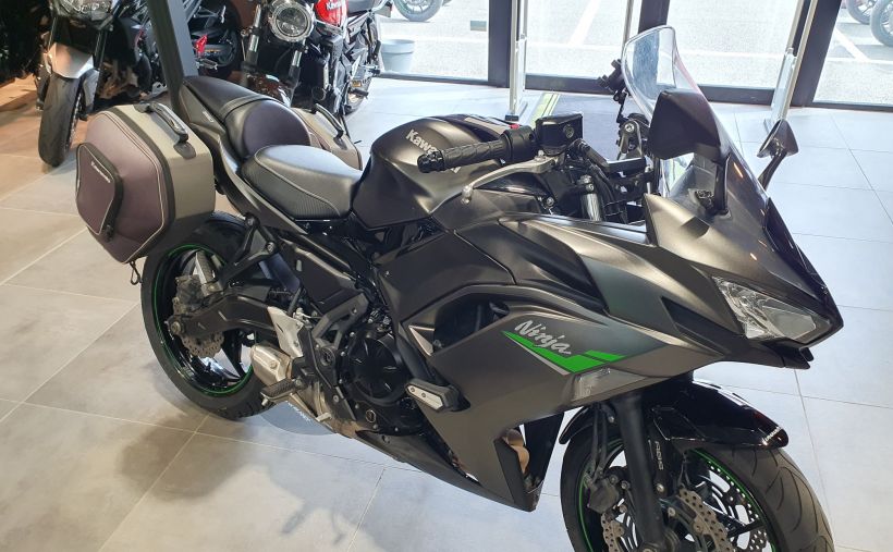 KAWASAKI NINJA 650 6