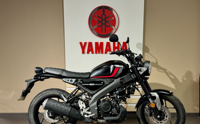 YAMAHA XSR 125 3