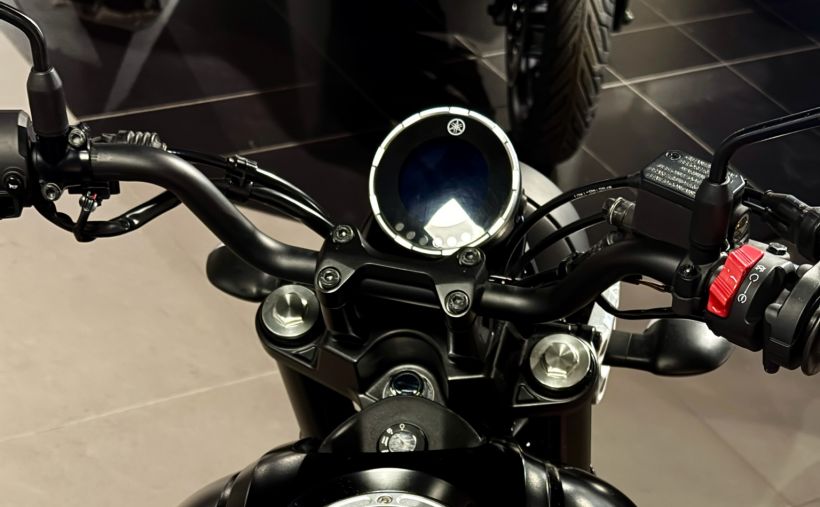YAMAHA XSR 125 6
