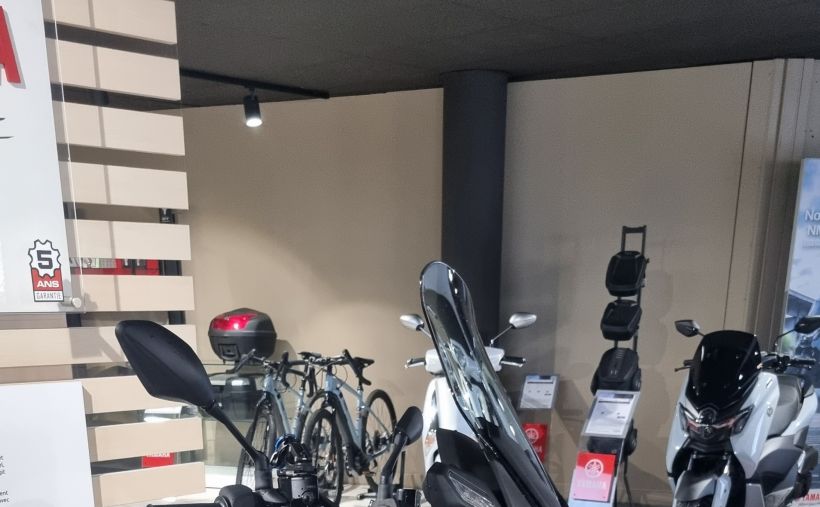 YAMAHA XMAX 125 TECH MAX 1
