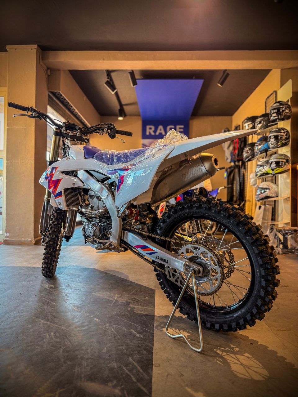 YAMAHA YZ 250 F 50TH AANIVERSARY EDITION 2