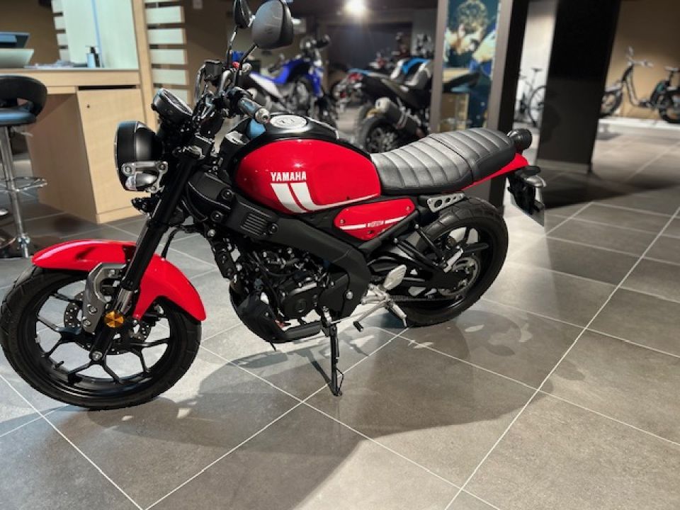 YAMAHA XSR 125 1