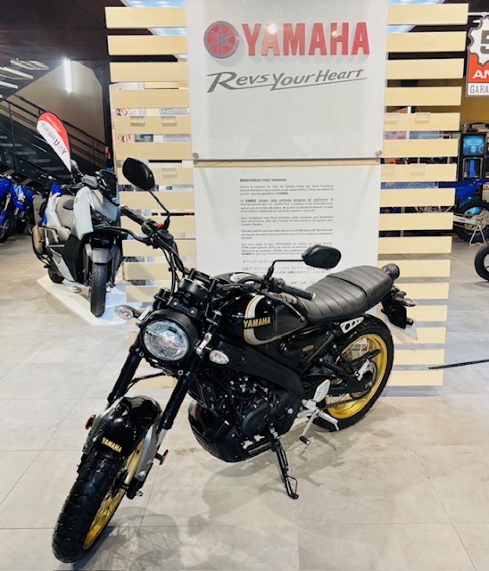 YAMAHA XSR 125 Legacy 2