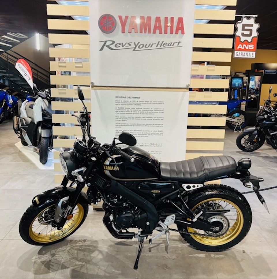 YAMAHA XSR 125 Legacy 0