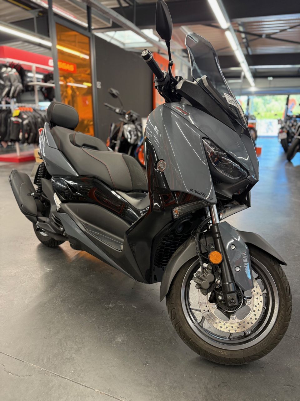 YAMAHA XMAX 125 TECH MAX 0