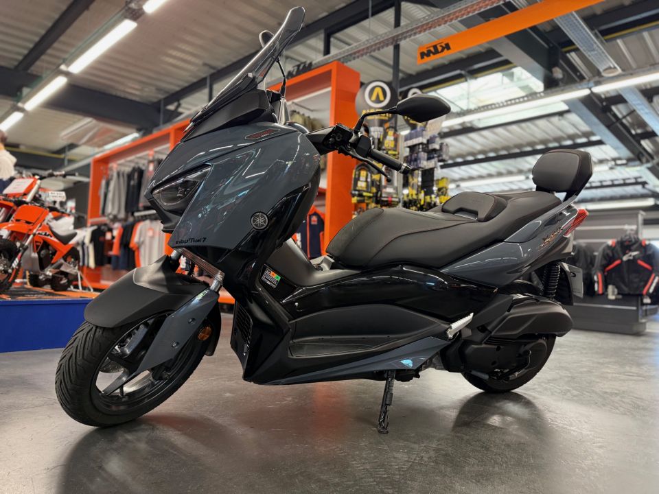 YAMAHA XMAX 125 TECH MAX 4
