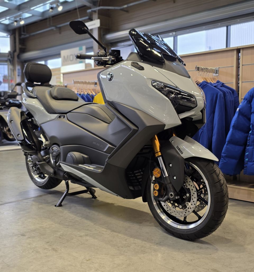 YAMAHA XP T-MAX 560 TECH MAX 1