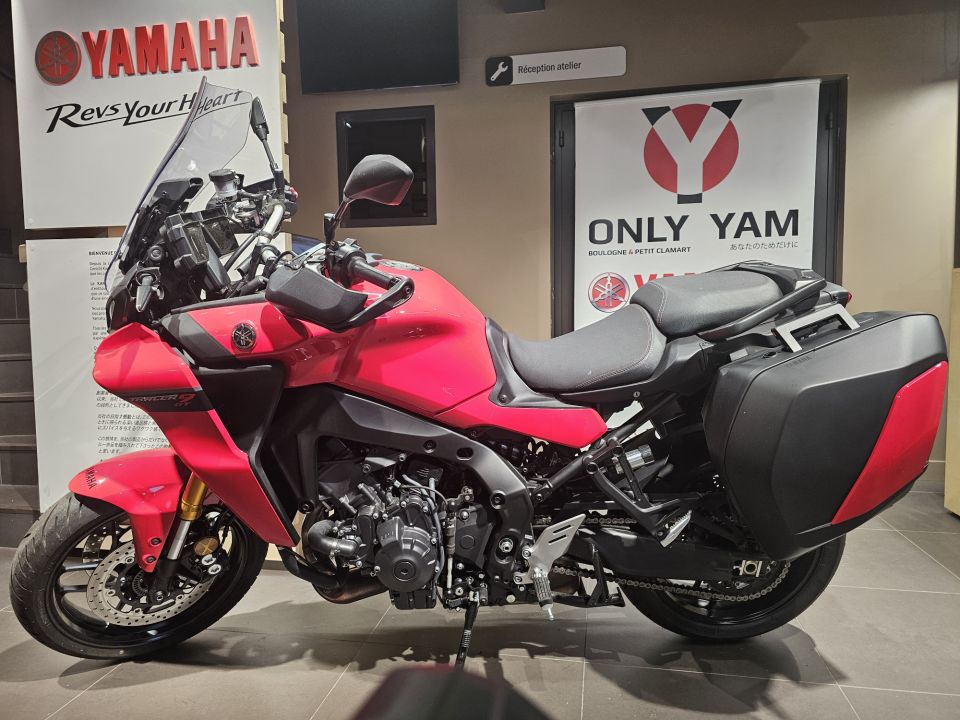 YAMAHA TRACER 9 GT 1
