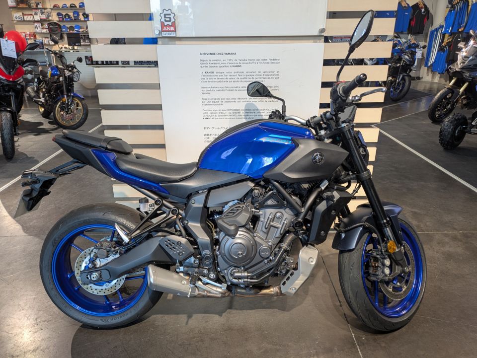 YAMAHA MT-07 1
