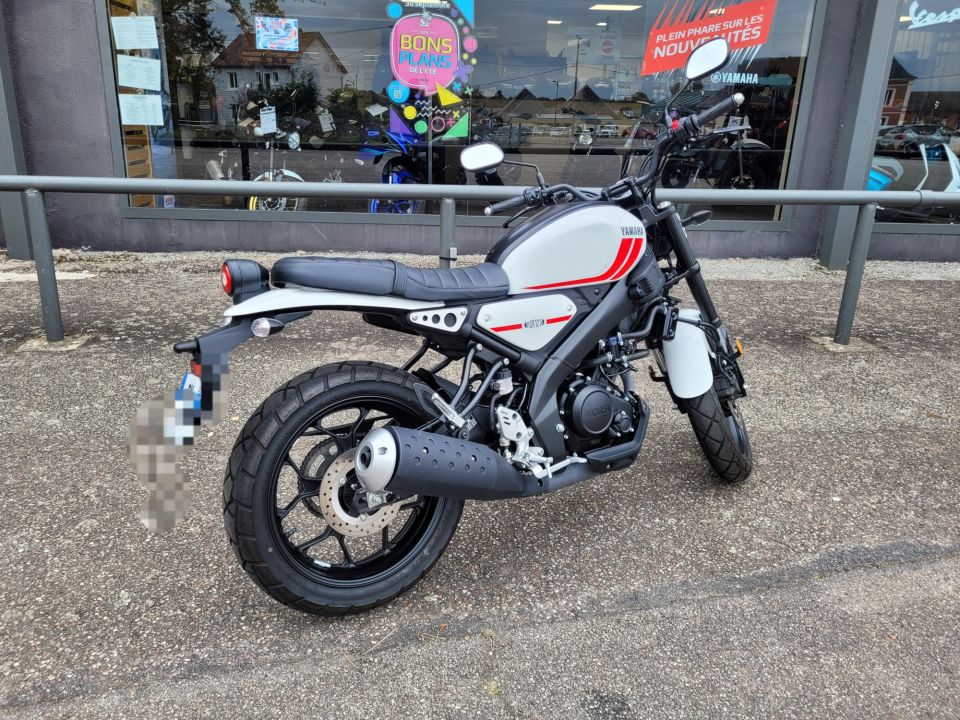 YAMAHA XSR 125 6