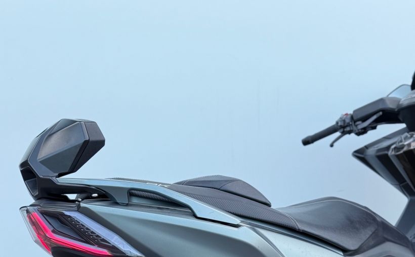KYMCO AK 550 7