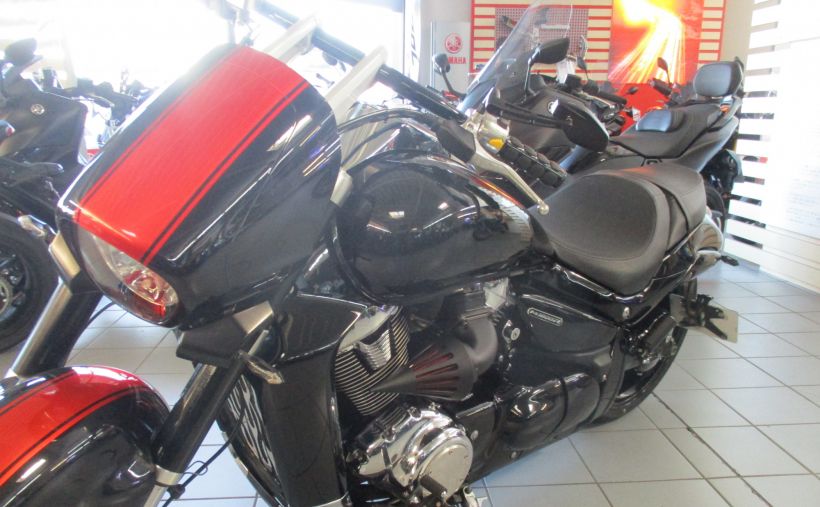 SUZUKI VZR 1800 INTRUDER 4