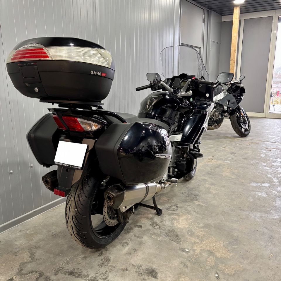 YAMAHA FJR 1300 AS 6