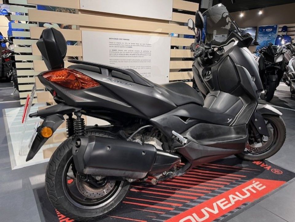 YAMAHA XMAX 300 3