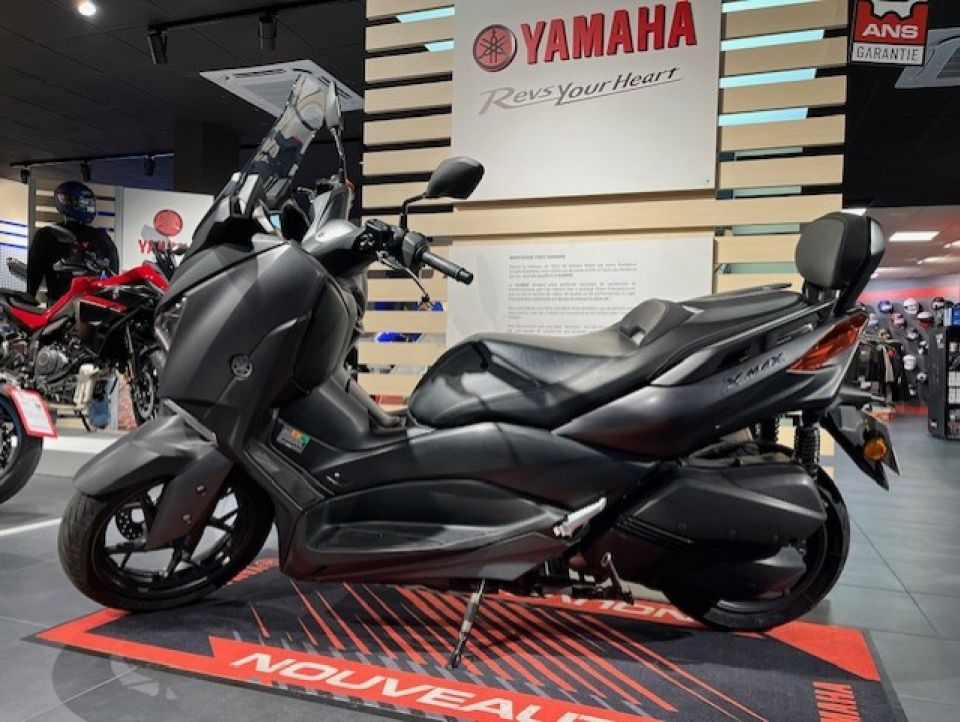 YAMAHA XMAX 300 4