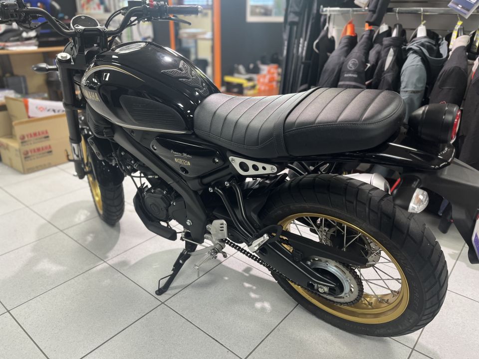 YAMAHA XSR 125 Legacy 0