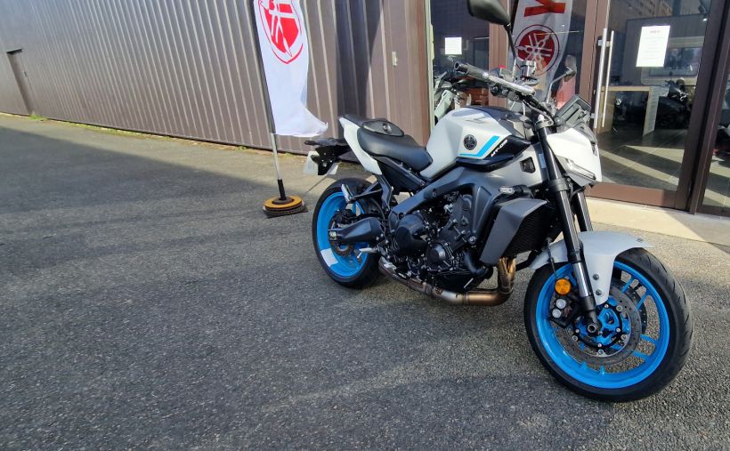 YAMAHA MT-09 2