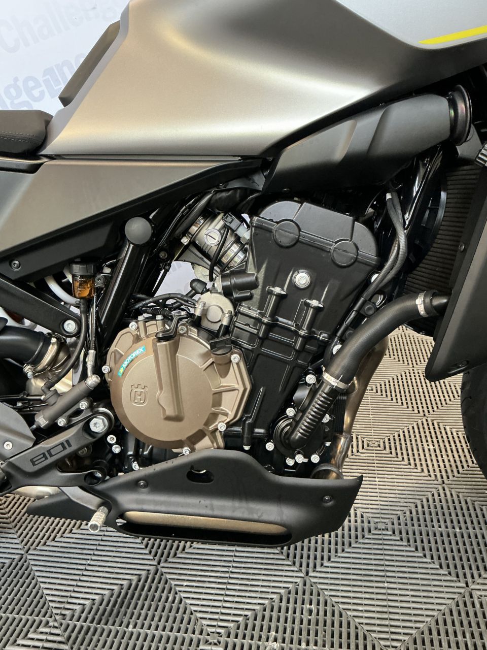 HUSQVARNA 801 vitpilen l 21