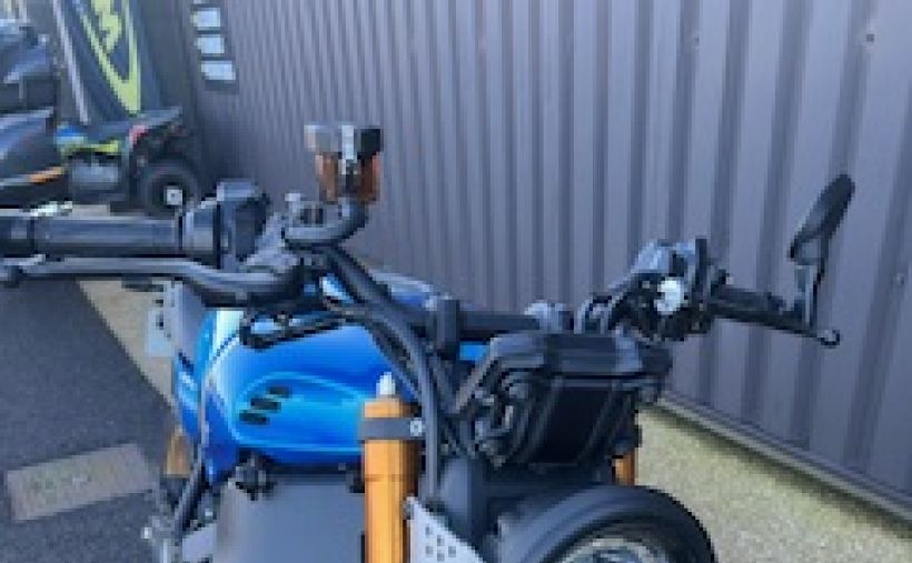 YAMAHA XSR 900 4